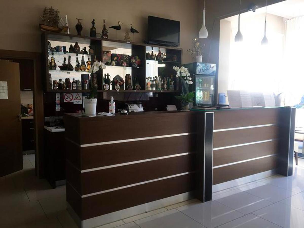 Jūrkalne Room In Bb - Valensija - Suite For Two In Nice Hotel מראה חיצוני תמונה